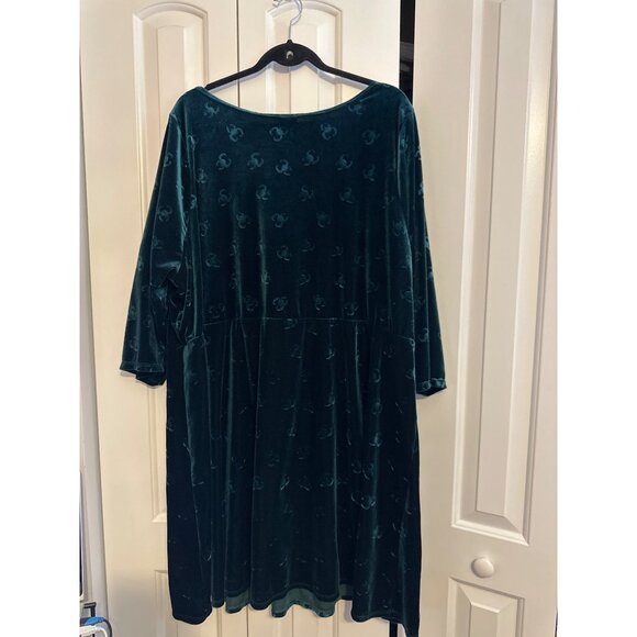 Marvel By Her Universe Velvet Hydra Emblem Dress With 3/4 Sleeves & Scoop Neck 5 - Picture 5 of 5